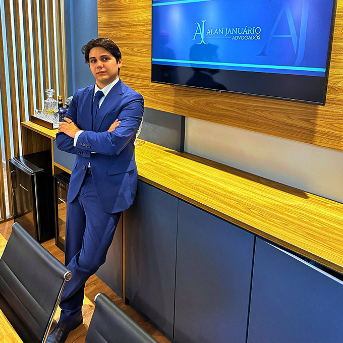 Dellano Mattos Feijó