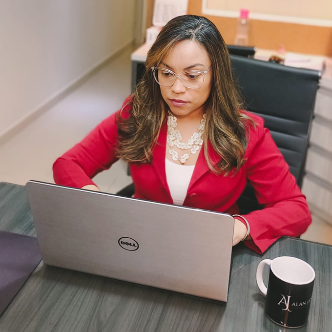 Thais Gonçalves Josende Condé